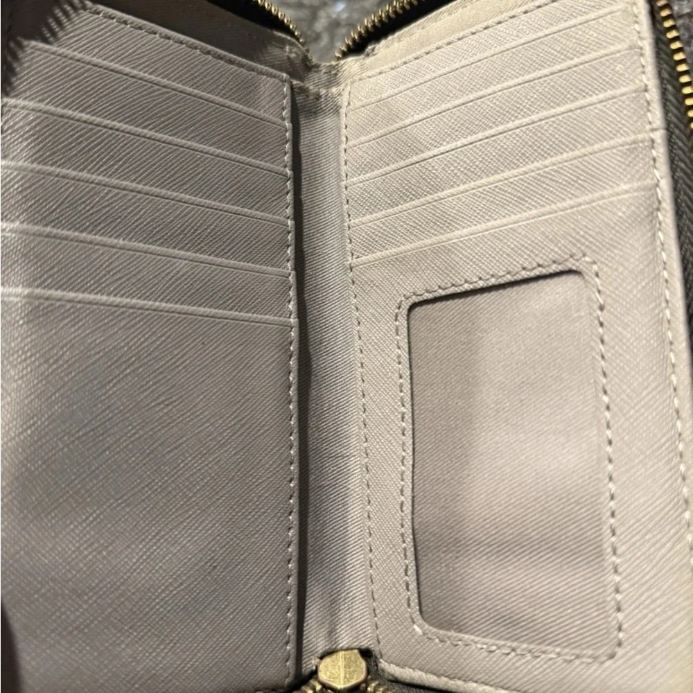 Fossil Women’s Clutch Wallet Leather Brown Black Grey 10-Card Plus Change Pocket